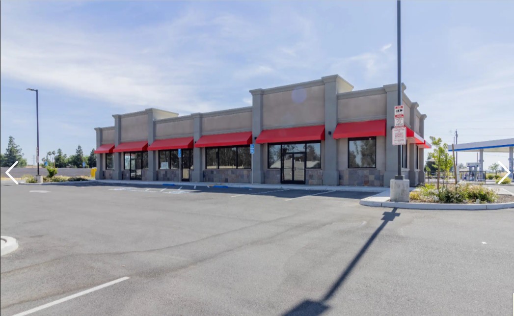 Convenien Retail Strip Center